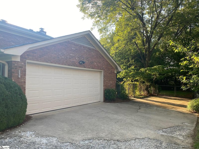 Property image 4 at 720 Hudson Road, Greenville, SC 29615