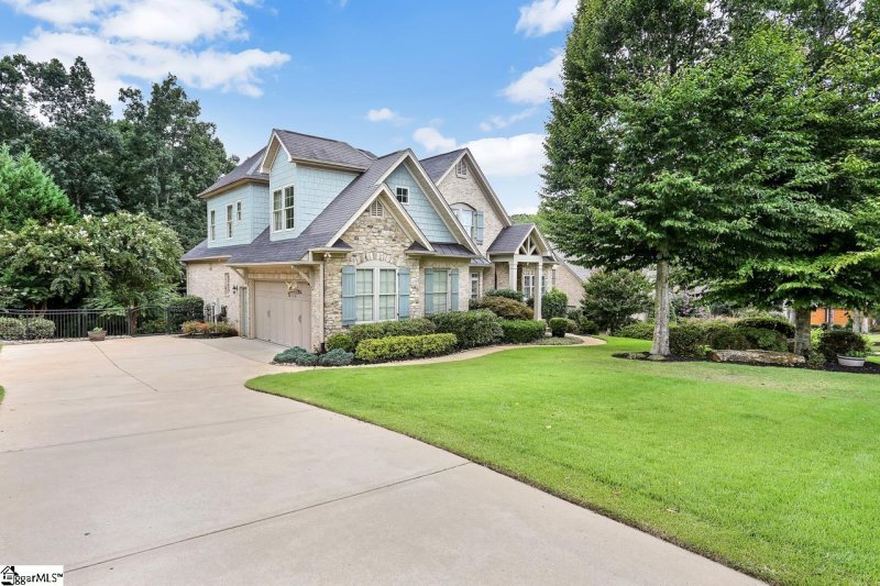 Property image 2 at 15 Still Creek Court, Greer, SC 29651