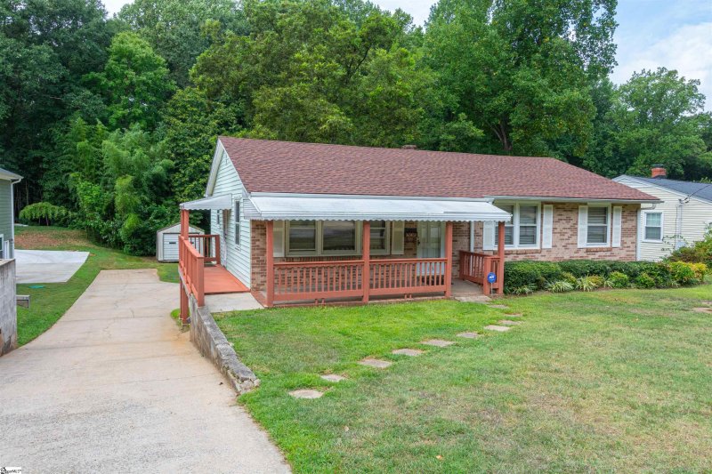 Property image 2 at 115 Harrington Avenue, Greenville, SC 29607