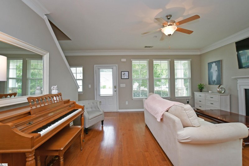 Property image 3 at 20 Heatherfield Drive, Simpsonville, SC 29680