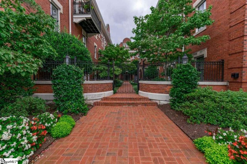 Property image 2 at 400 E Washington Street, Greenville, SC 29601