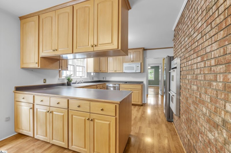 Property image 4 at 8 Rockmont Road, Greenville, SC 29615