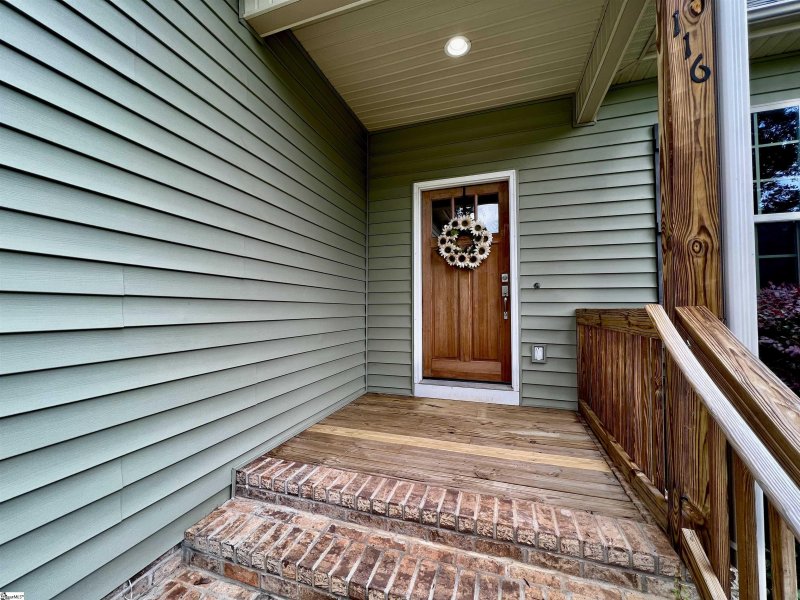 Property image 3 at 116 Ridgeland Drive, Six Mile, SC 29682