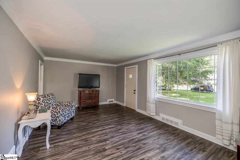 Property image 3 at 110 Stephens Lane, Greenville, SC 29609