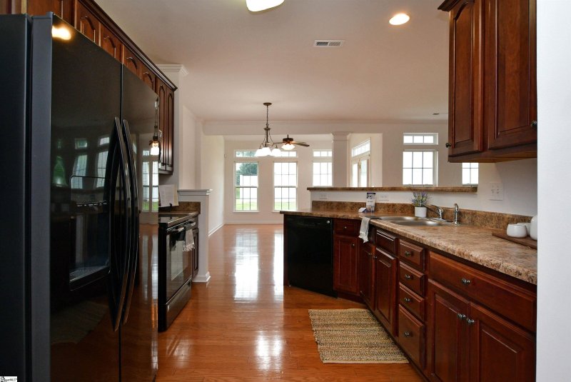 Property image 4 at 100 Heavenly Way, Greenville, SC 29615