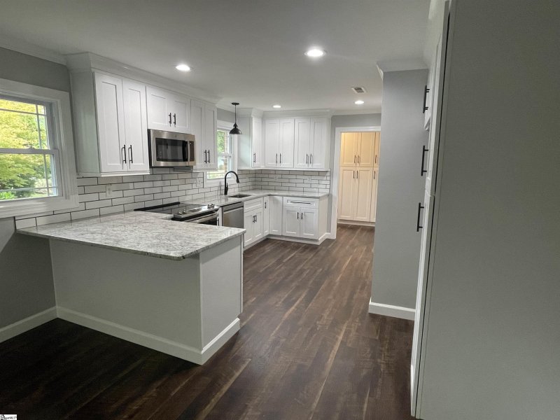 Property image 3 at 32 Amy Lane, Taylors, SC 29687-3602