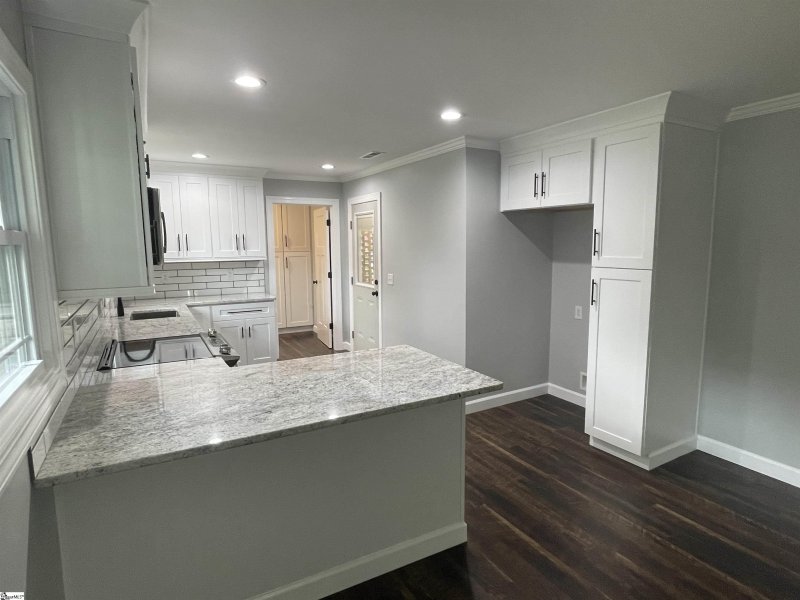 Property image 4 at 32 Amy Lane, Taylors, SC 29687-3602