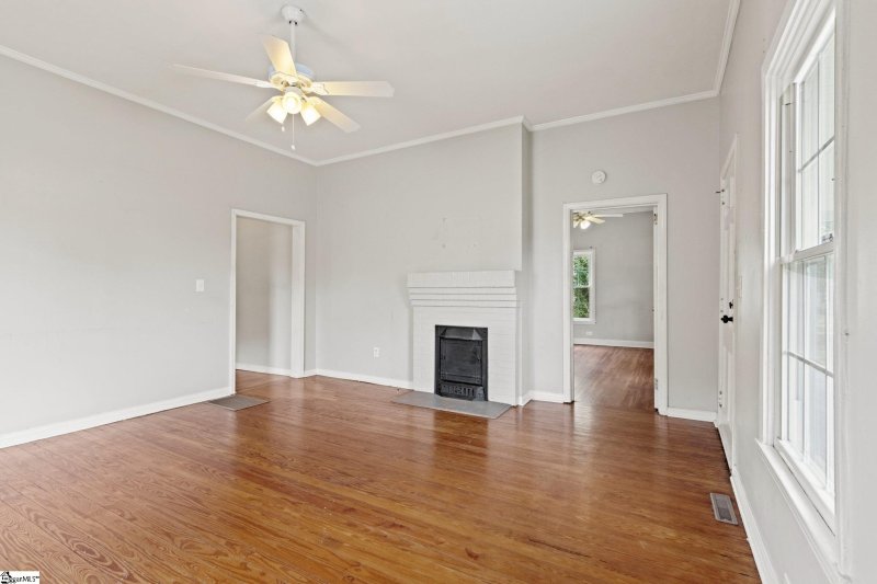 Property image 3 at 22 Taylor Street, Greenville, SC 29605