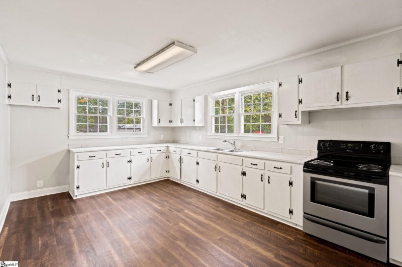 Property image 5 at 22 Taylor Street, Greenville, SC 29605