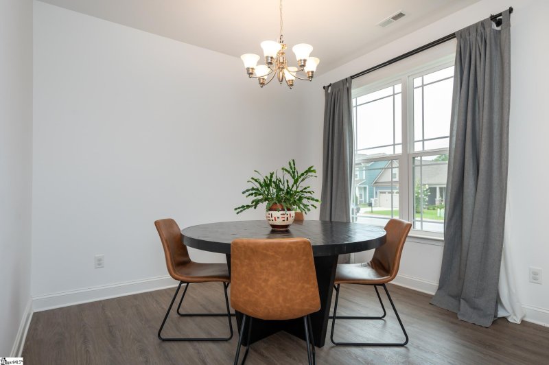 Property image 4 at 182 Bur Oak Drive, Taylors, SC 29687