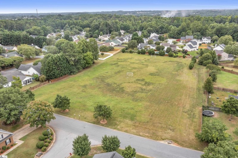 Property image 3 at 204 Park Grove Drive, Mauldin, SC 29662