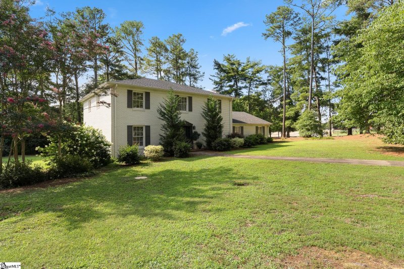 Property image 3 at 4 Chisolm Trail, Greenville, SC 29607