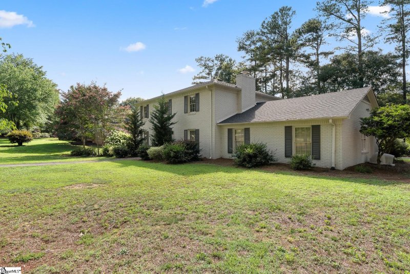 Property image 4 at 4 Chisolm Trail, Greenville, SC 29607