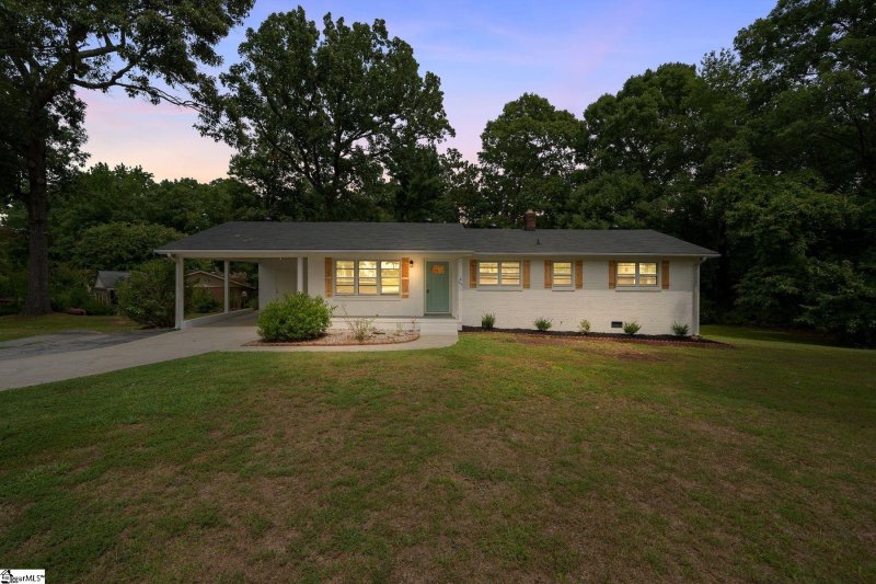 Property image 2 at 100 Swinton Drive, Greenville, SC 29607