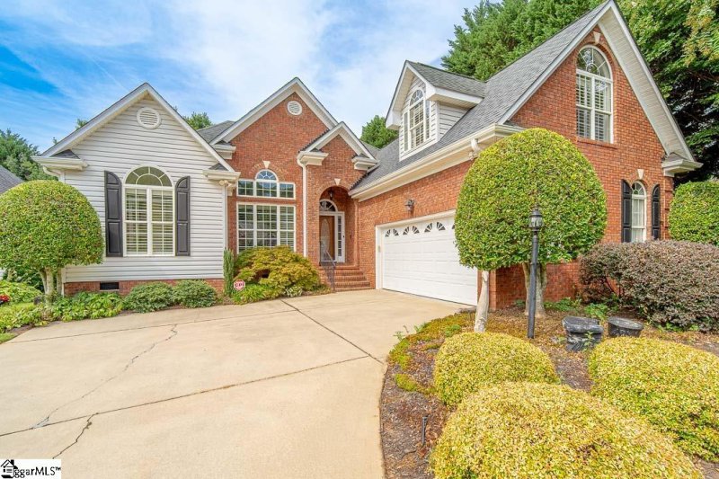 Property image 3 at 2 Middlewick Court, Simpsonville, SC 29681