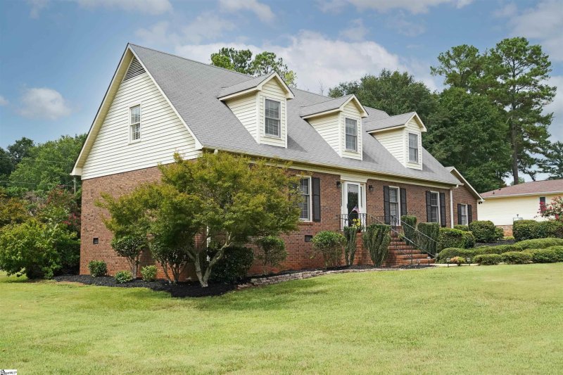 Property image 2 at 601 Regency Circle, Anderson, SC 29625