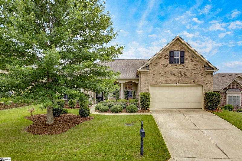 Property image 2 at 115 Macintyre Street, Simpsonville, SC 29680