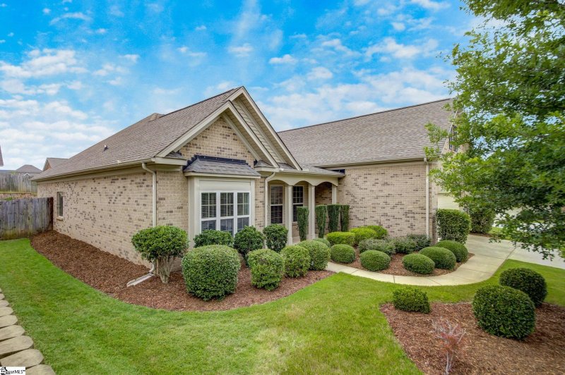 Property image 3 at 115 Macintyre Street, Simpsonville, SC 29680