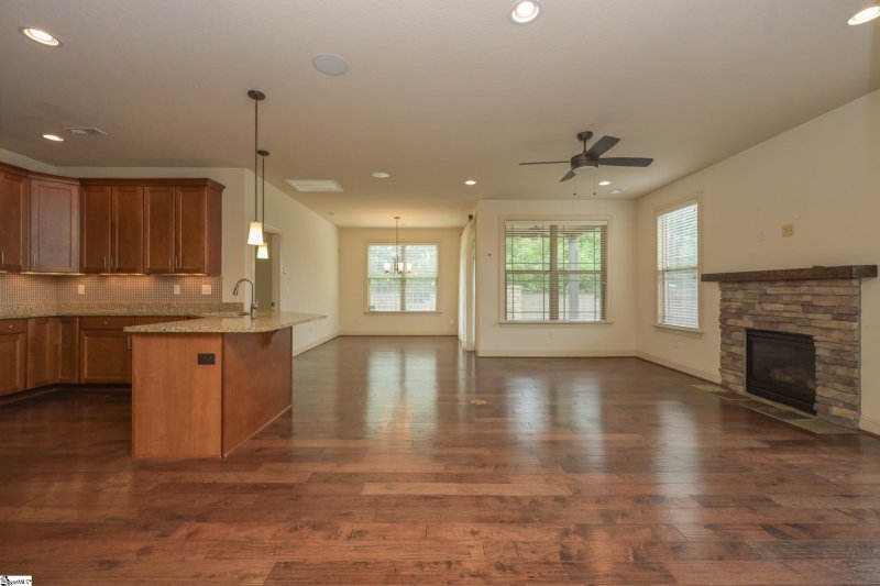 Property image 5 of 205 Ashler Drive in Greystone Cottages, Greer, SC 29650