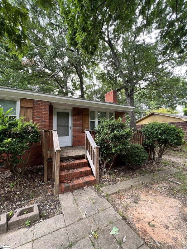 Property image 2 at 110 Lynch Drive, Greenville, SC 29605