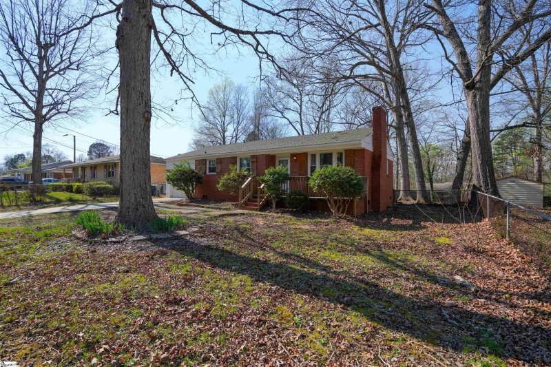 Property image 4 at 110 Lynch Drive, Greenville, SC 29605