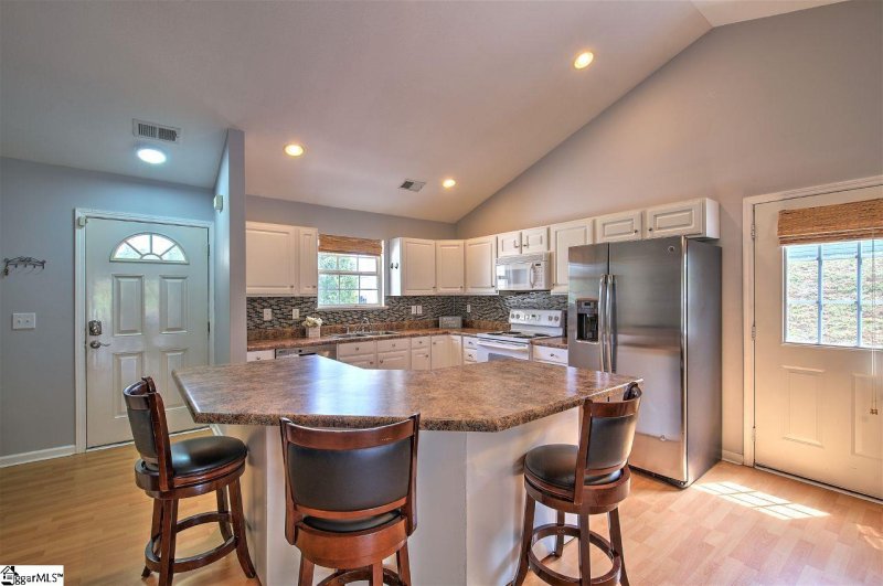 Property image 5 at 3 Kojak Court, Greenville, SC 29605