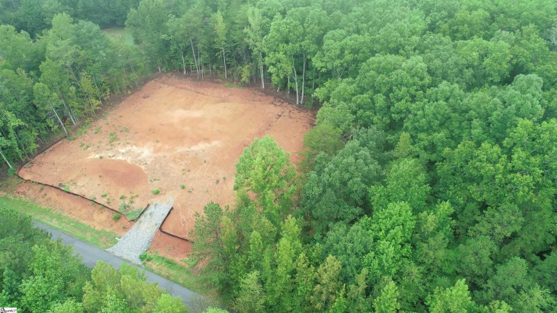 Property image 2 at 922 Grandwood Boulevard, Gray Court, SC 29645