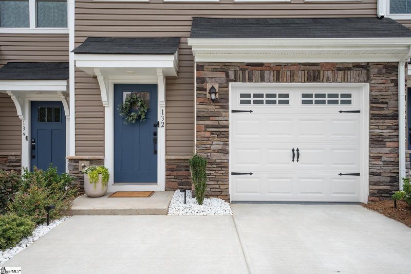 Property image 2 at 132 Lilywood Court, Simpsonville, SC 29681