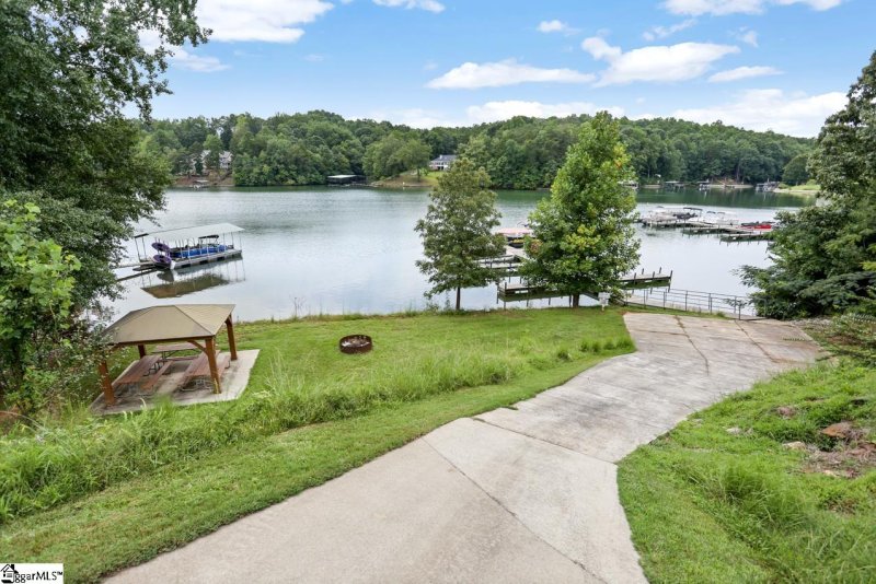 Property image 3 at 0 W Waters Edge Lane, West Union, SC 29696