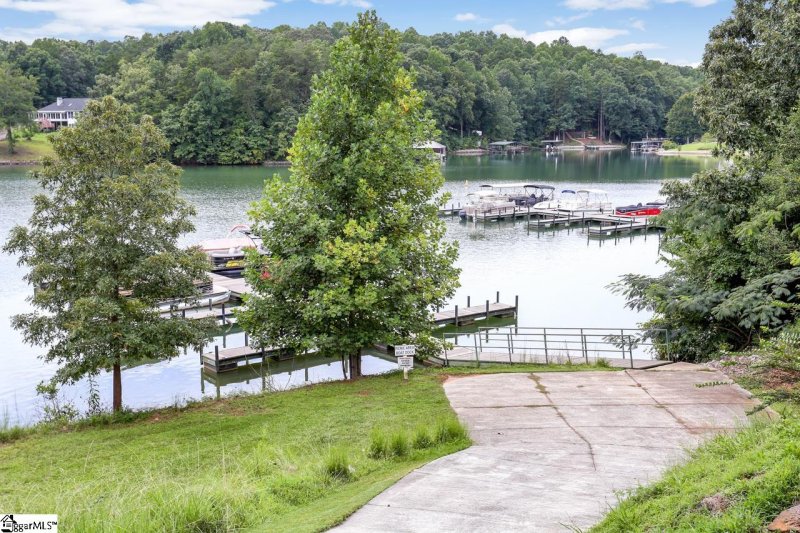 Property image 4 at 0 W Waters Edge Lane, West Union, SC 29696