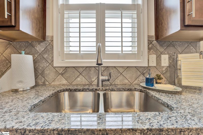 Property image 5 at 180 Sapphire Pointe Drive, Duncan, SC 29334