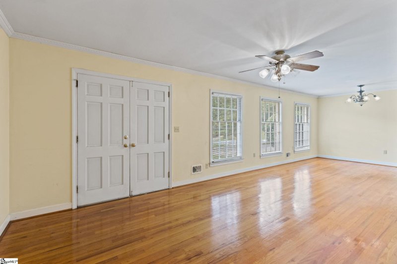 Property image 3 at 601 Central Avenue, Mauldin, SC 29662