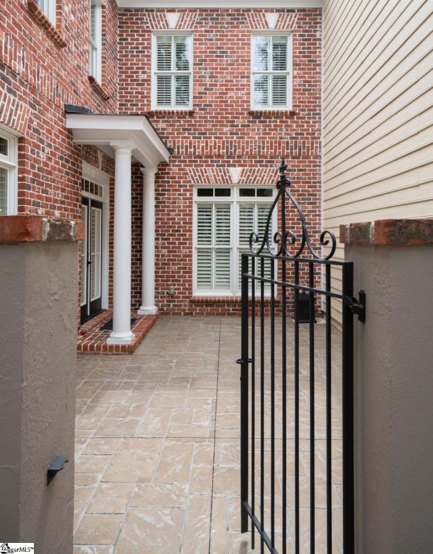 Property image 2 at 11 Rivoli Lane, Greenville, SC 29615