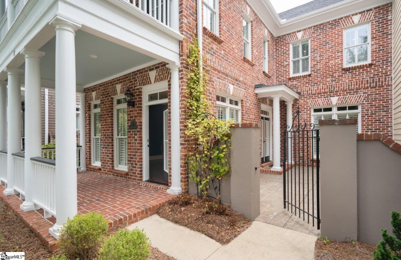 Property image 4 at 11 Rivoli Lane, Greenville, SC 29615