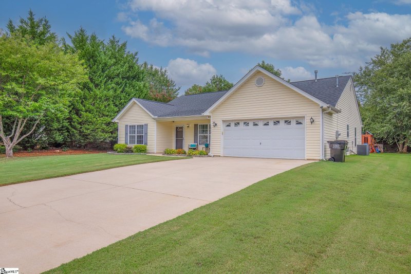 Property image 2 at 619 Hunters Lane, Anderson, SC 29625-2038