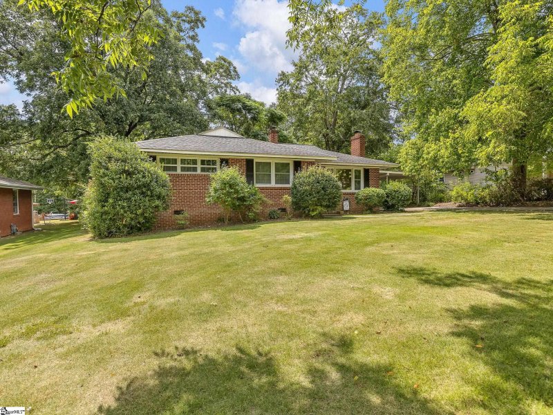 Property image 2 at 153 Continental Drive, Spartanburg, SC 29369