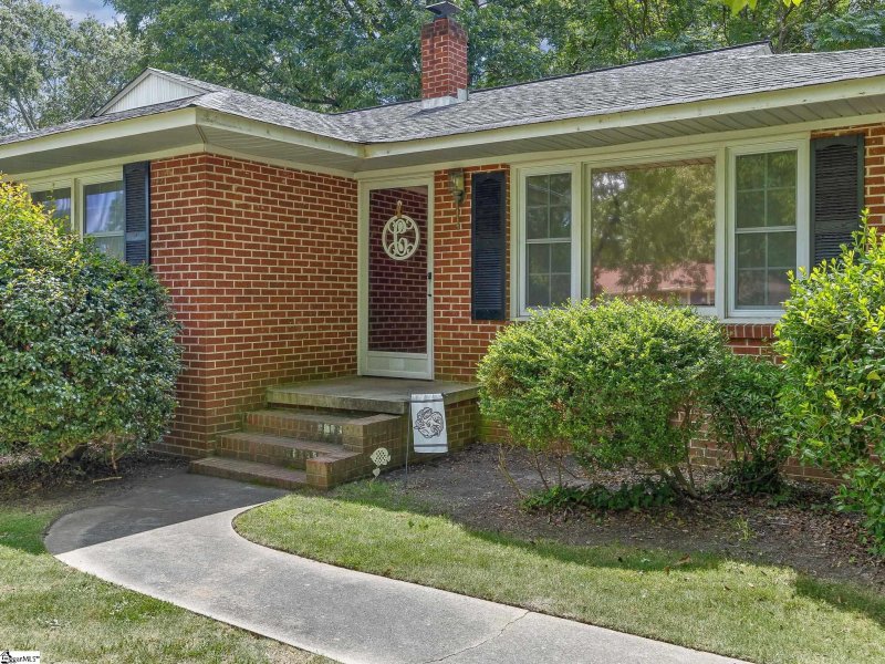 Property image 4 at 153 Continental Drive, Spartanburg, SC 29369