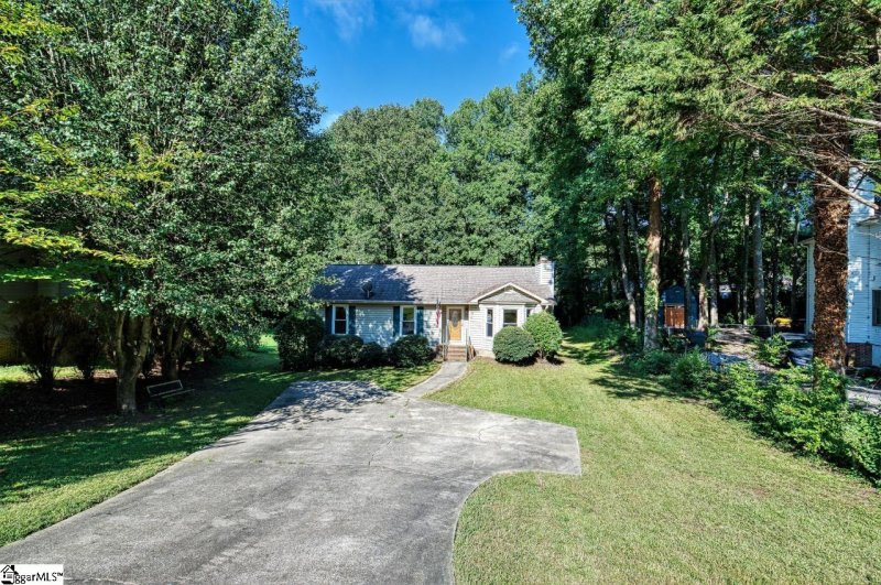 Property image 3 at 18 Venning Court, Greenville, SC 29609