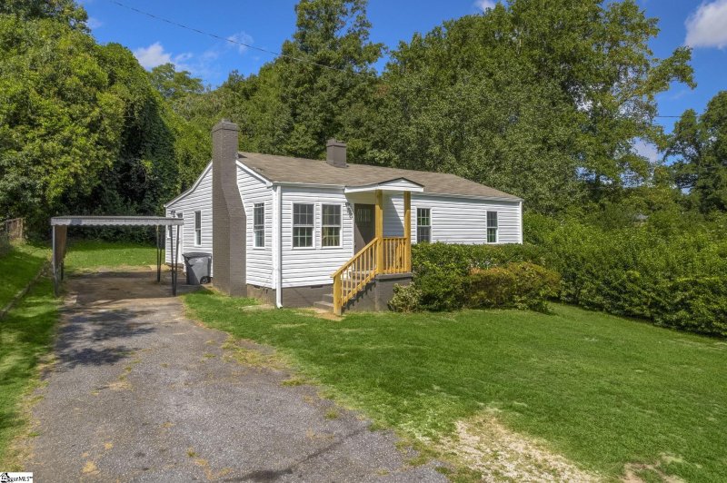 Property image 4 at 111 Piedmont Park Road, Greenville, SC 29609