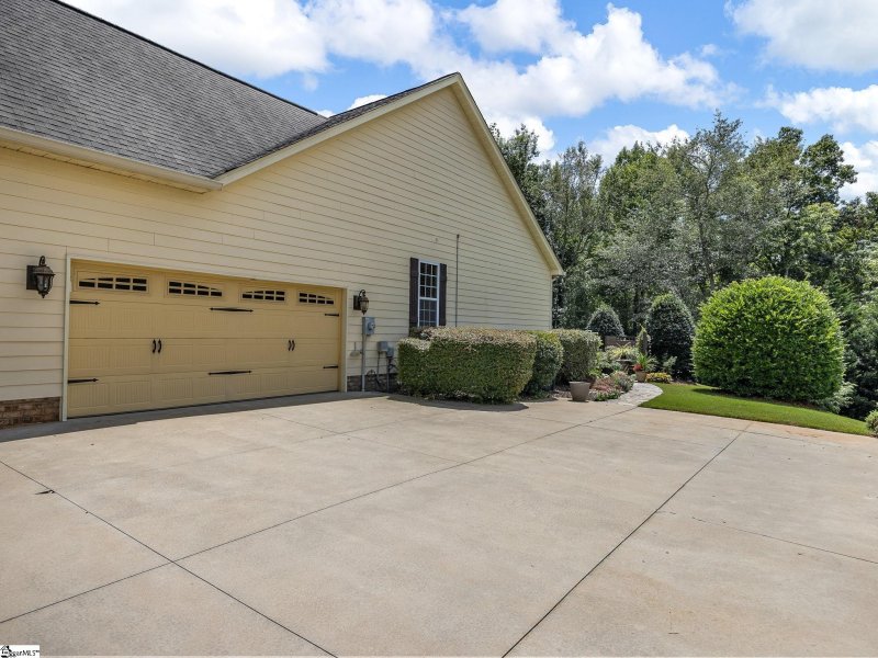 Property image 5 at 6 San Bruno Court, Greer, SC 29651