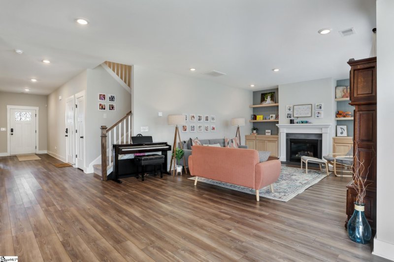 Property image 3 at 424 Merkel Drive, Greer, SC 29651