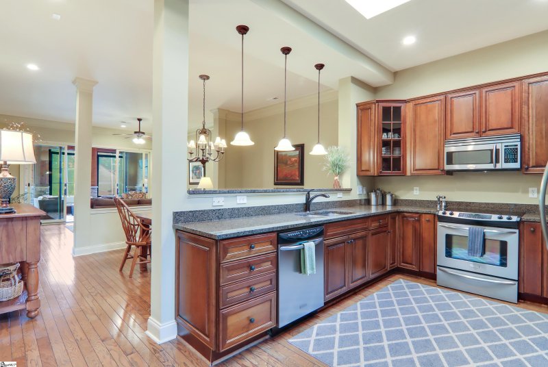 Property image 3 at 402 Sunset Point Drive, West Union, SC 29696