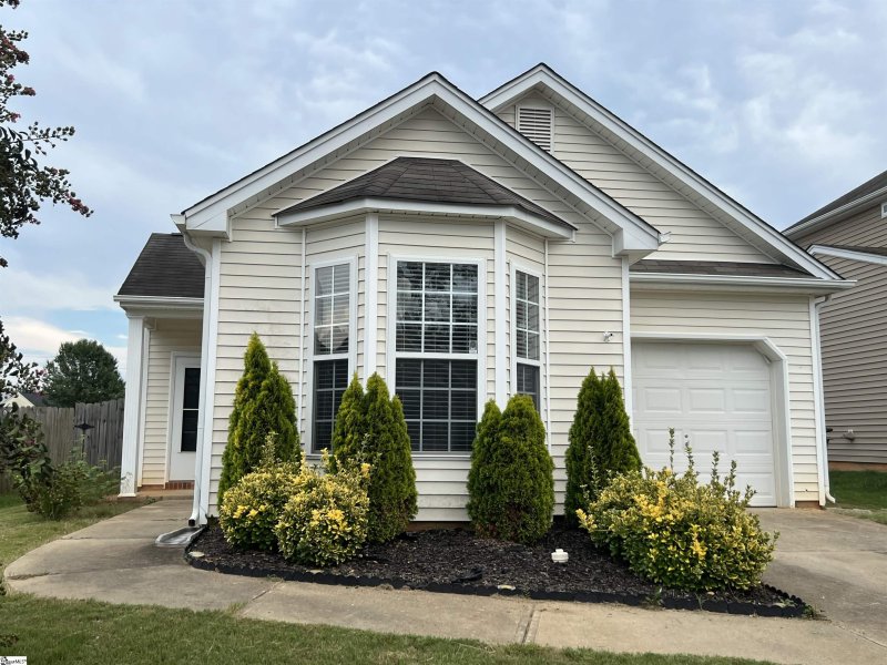 Property image 2 at 104 Maravista Avenue, Greenville, SC 29617