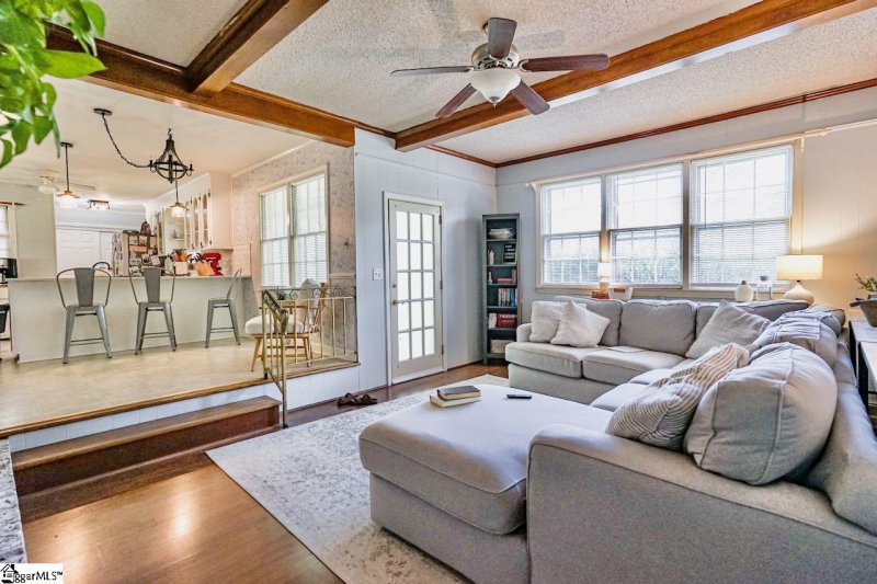 Property image 4 at 503 Confederate Circle, Taylors, SC 29687