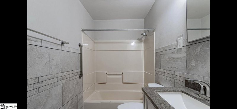 Property image 3 at 7 Stewart Avenue, Greer, SC 29650