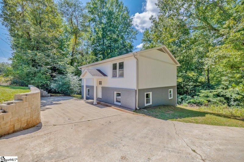 Property image 3 at 534 ROCKVALE Drive, Piedmont, SC 29673