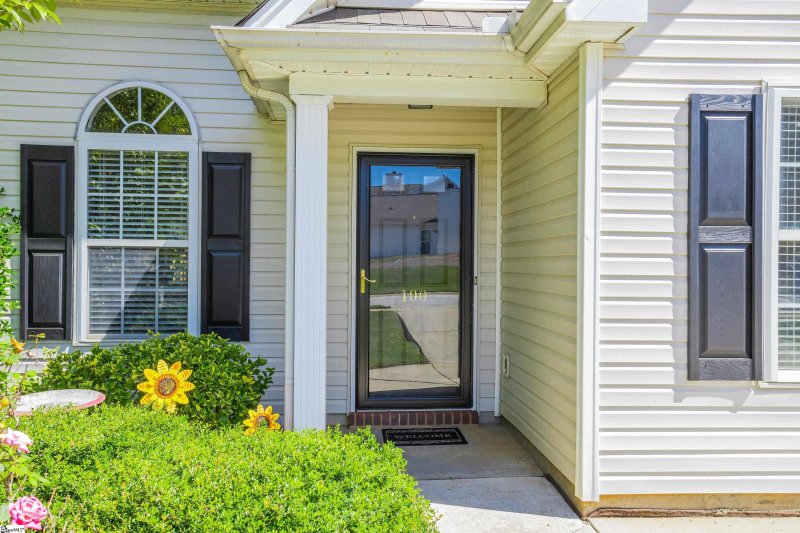 Property image 5 at 100 Glenlea Lane, Greenville, SC 29617