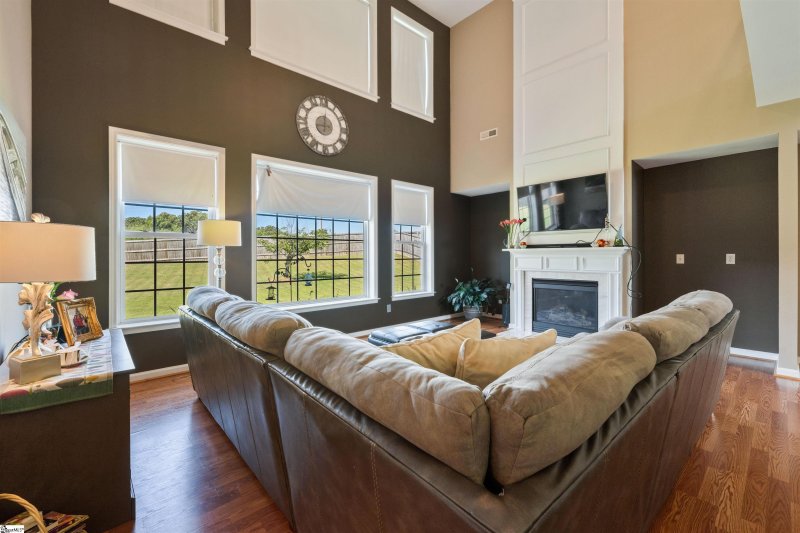 Property image 4 at 329 Surrywood Drive, Greenville, SC 29607