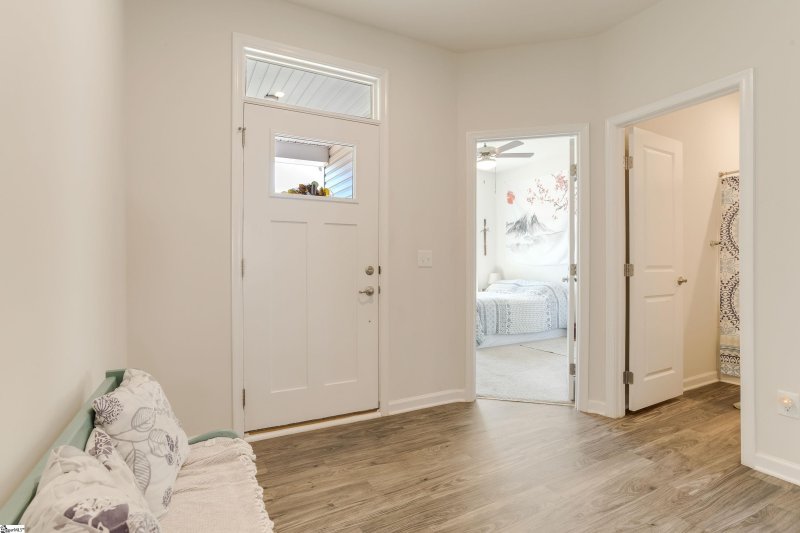 Property image 2 at 104 Henley Court, Easley, SC 29642-1677