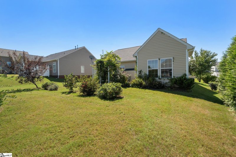 Property image 2 at 409 Sweeny Court, Boiling Springs, SC 29316-6253